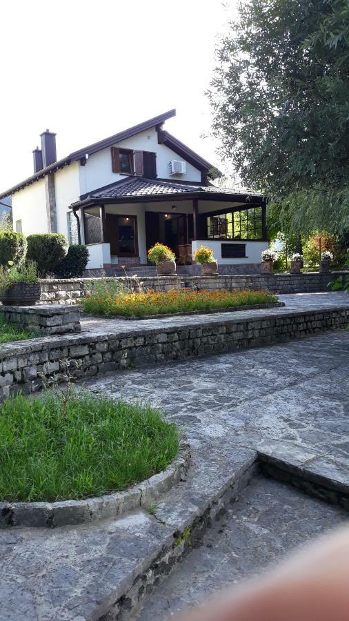 Hideaway Villa Bihac Exterior photo